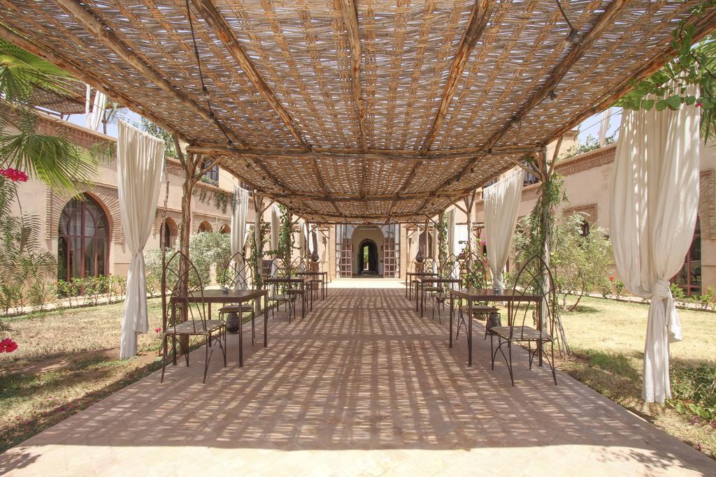 Отель Le Cazar El Ain Экстерьер фото