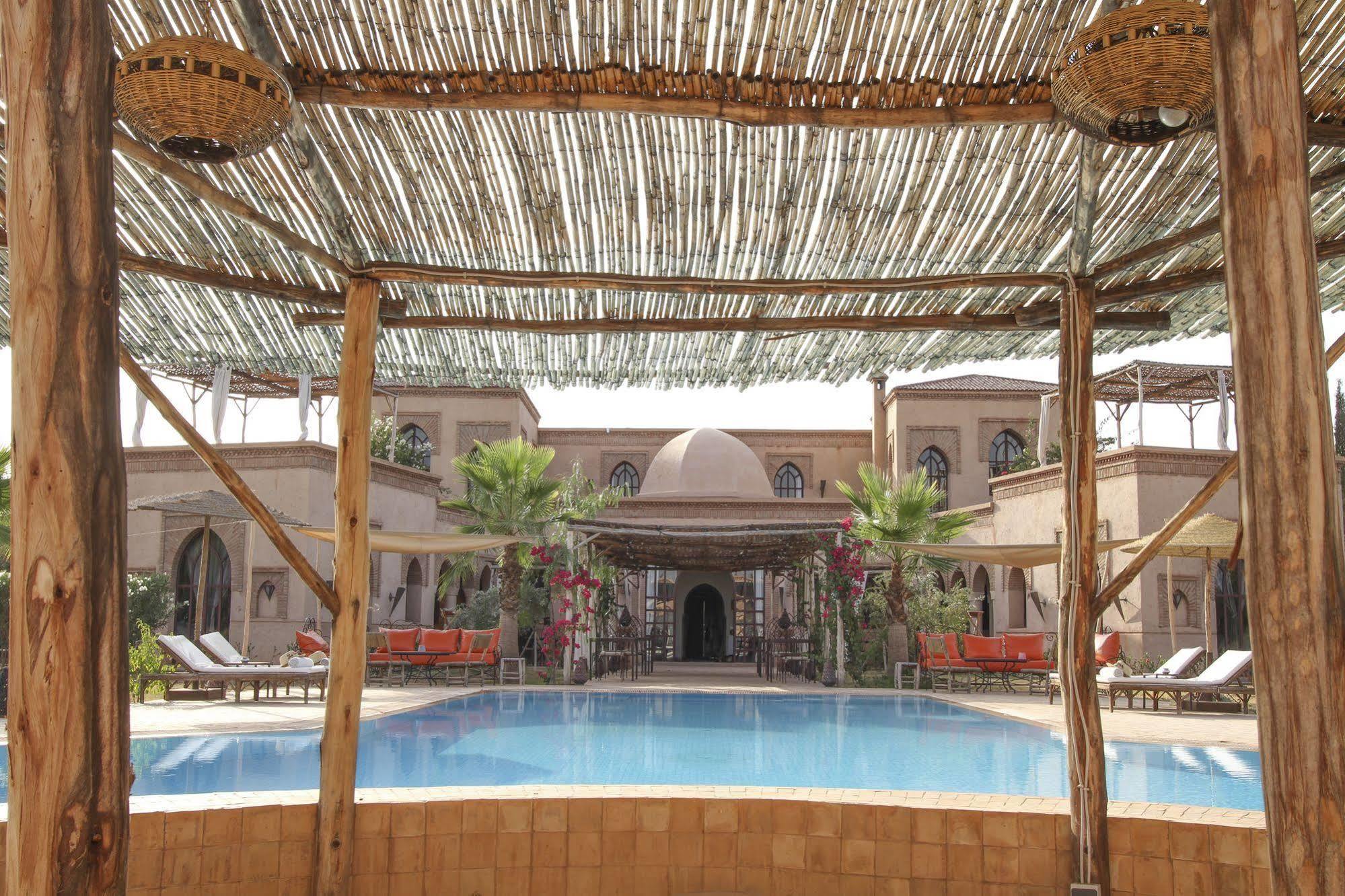 Отель Le Cazar El Ain Экстерьер фото